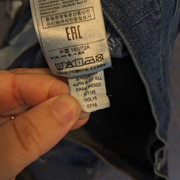 GAP Authentic Best Girlfriend Star Studded Mid Rise Ankle Jeans Size 28 - Picture 8 of 9